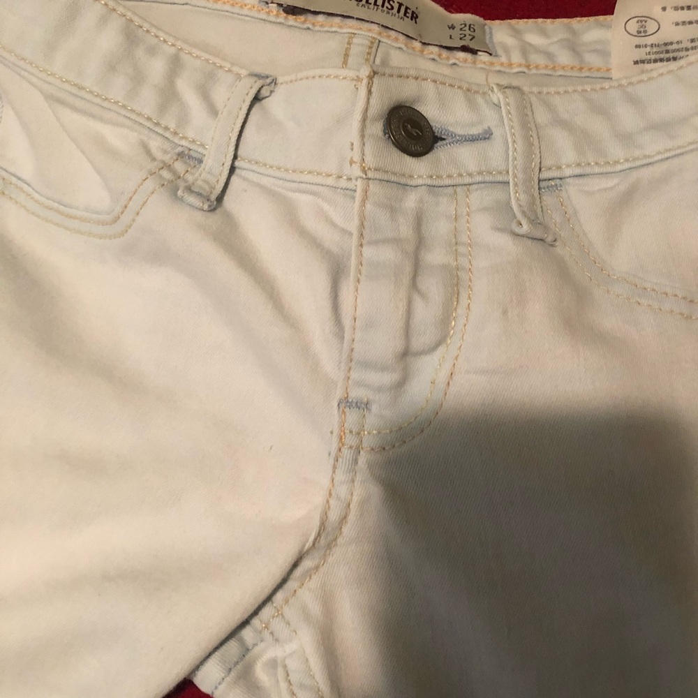 Low rise light blue jean